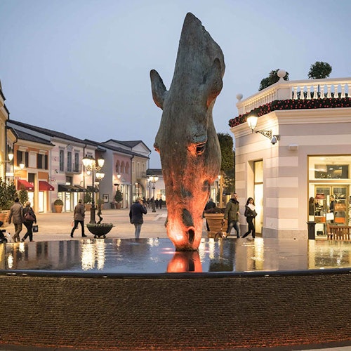 Serravalle Designer Outlet: Roundtrip from Milan