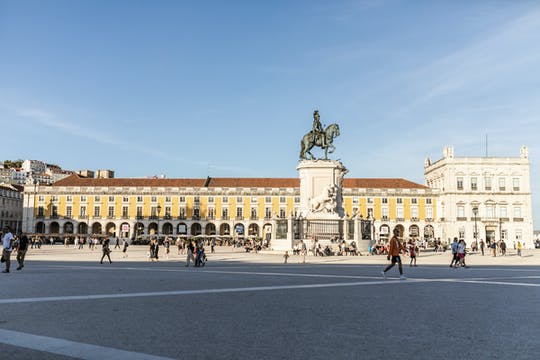 Lisbon private and personalized tour with local guide
