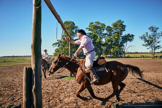 Día gaucho en Santa Susana con almuerzo barbacoa y espectáculos folclóricos