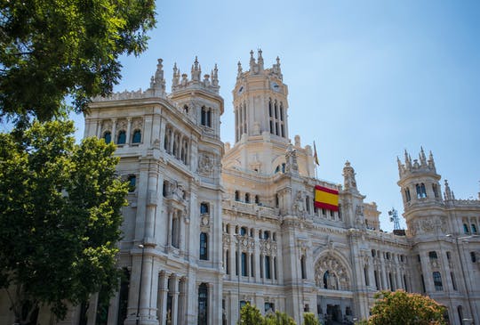 Discover Madrid on a guided tour with a local