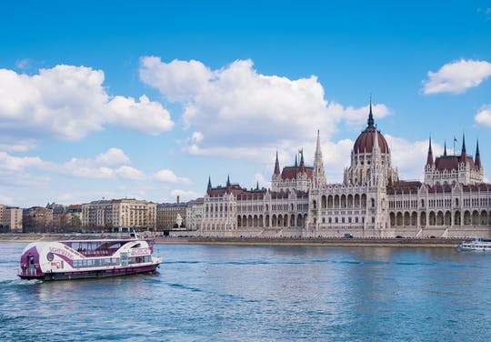 Crucero turístico por el Danubio en Budapest