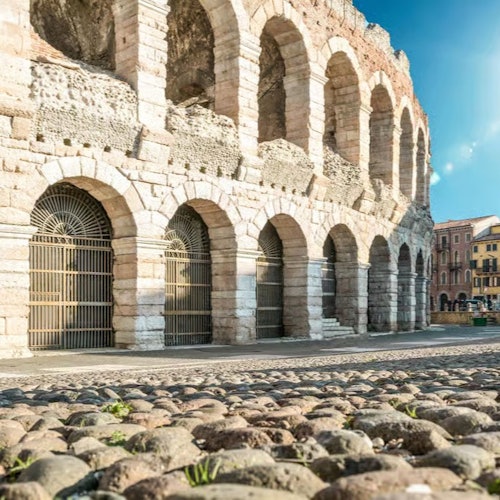 Verona, Sirmione & Lake Garda: Guided Day Tour from Milan + Boat Cruise