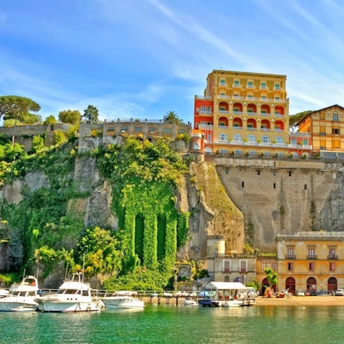 Amalfi Coast & Sorrento: Roundtrip Transport from Naples
