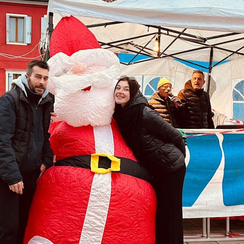 Murano and Burano: Morning Boat Tour + Glass-blowing Demonstration