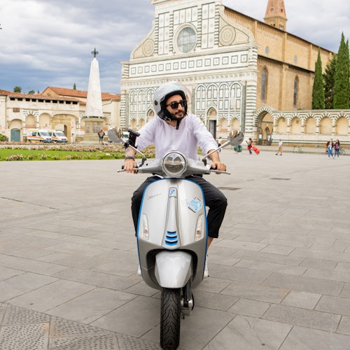 Florence: Electric Vespa Rental