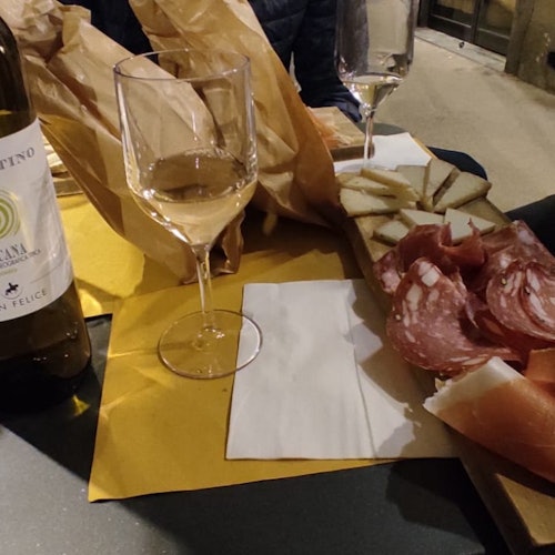 Florence: Sunset Wine Tasting + Guided Walking Tour