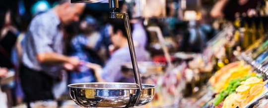 Visita guiada de comida, vino e historia con visita al mercado de La Boquería