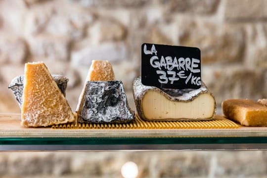 Walking tour of Le Marais with wine & cheese tasting
