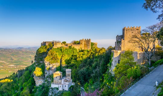 Excursión de un día a Segesta, Erice y las salinas desde Palermo