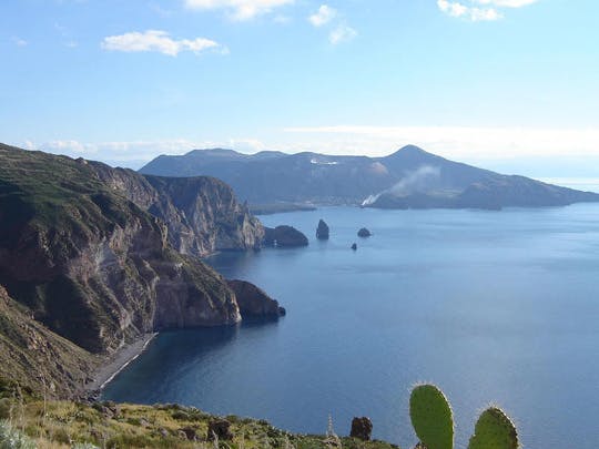 Excursión de día completo a Lipari y Vulcano desde Cefalú