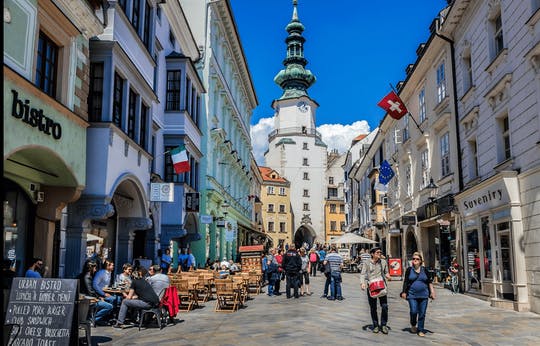 Recorrido por el centro de Bratislava desde Viena con almuerzo y degustación de cerveza