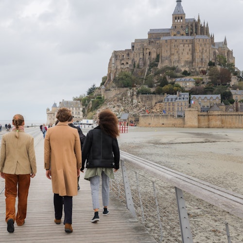 Mont Saint-Michel: Entry Ticket and Guided Tour + Transport from Paris