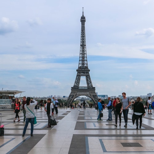 Torre Eiffel: Acceso Reservado a la Cumbre + Visita en Grupo Reducido