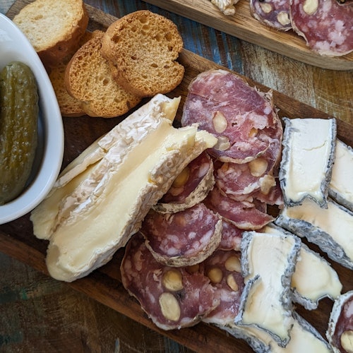 Paris: Canal St Martin Food Tour