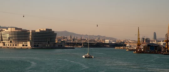 Crucero de jazz al atardecer en Barcelona