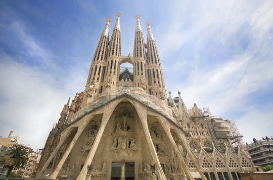 Visita guiada a la Sagrada Familia con acceso a la torre