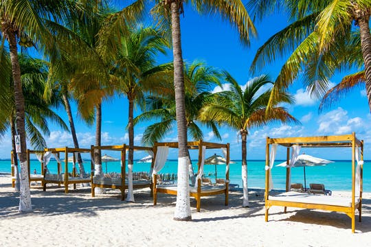 Tour básico en catamarán a Isla Mujeres desde Cancún