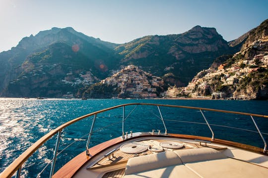 Paseo en barco por las costas de Sorrento y Amalfi