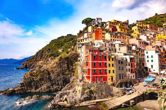 VIP small-group Cinque Terre discovery and vineyard escape