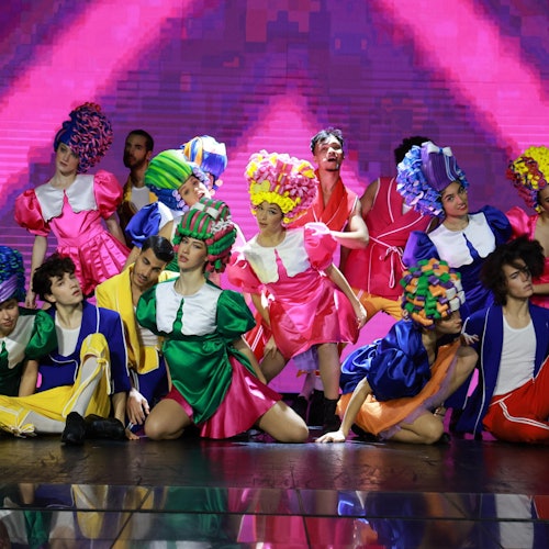 Paradis Latin Cabaret: Espectáculo de Cabaret para toda la familia