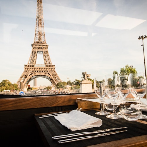 Gastronomic Lunch on the Bustronome