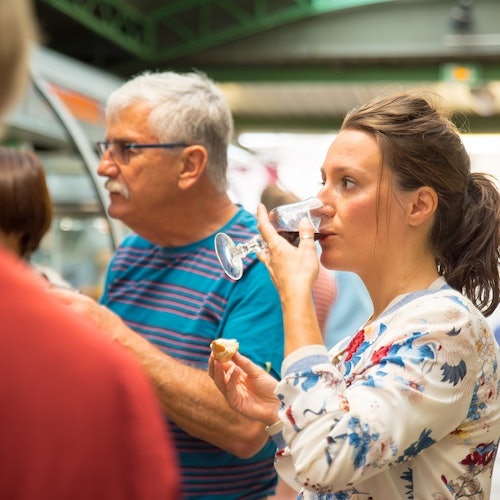 Paris: Marché d'Aligre Guided Walking Food Tour