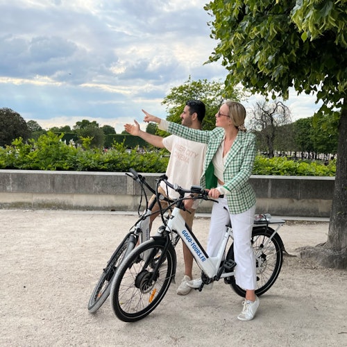 París: Visita guiada vespertina en bicicleta eléctrica para grupos pequeños