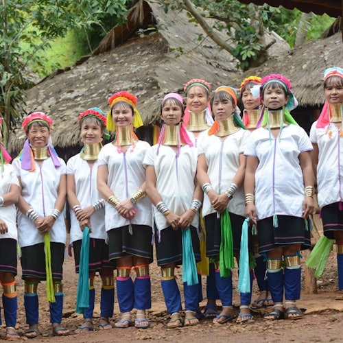 Pueblo de Long Neck y Templos de Chiang Rai: Excursión guiada de un día desde Chiang Mai + Almuerzo