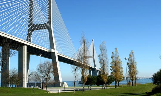 Modern Lisbon bus tour