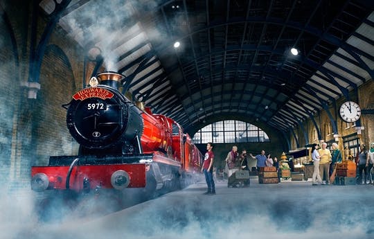 Warner Bros. Studio Tour London – The Making of Harry Potter ab Victoria London