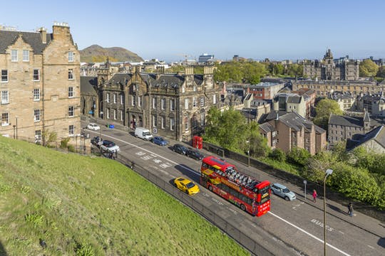 Recorrido en autobús turístico City Sightseeing por Edimburgo