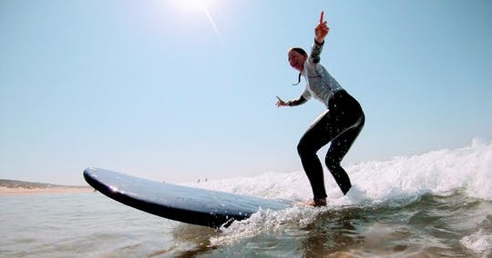 Lisbon surf experience with transport