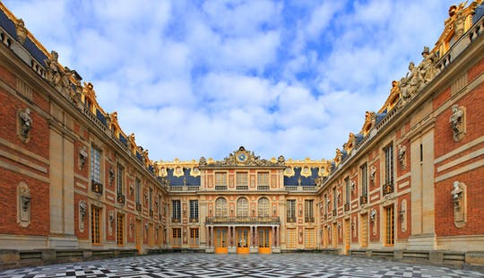 Excursión de un día para grupos pequeños de París a Versalles con paseo por los jardines