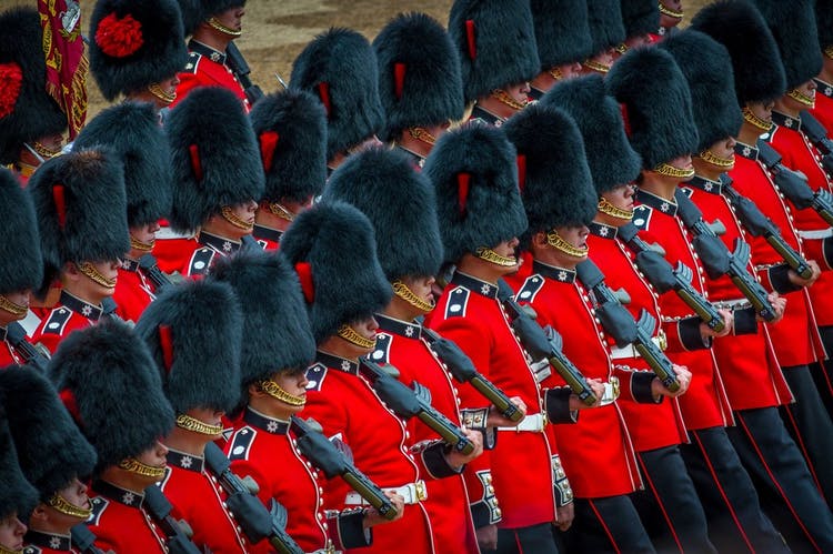 Changing of the Guard walking tour in London