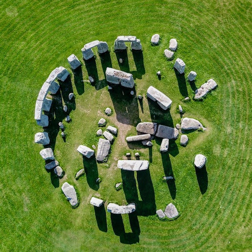 Stonehenge: Admission with Audio Guide + Premium Transport from London