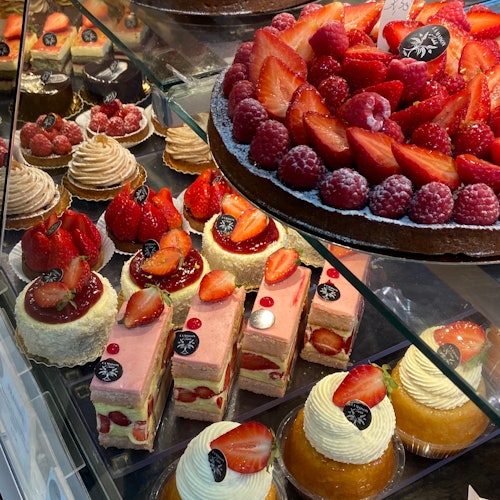 París: Visita guiada desde Londres + Almuerzo en la Torre Eiffel + Crucero por el Sena