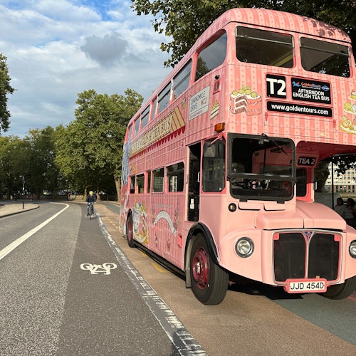 London: Bus Tour + Afternoon Tea