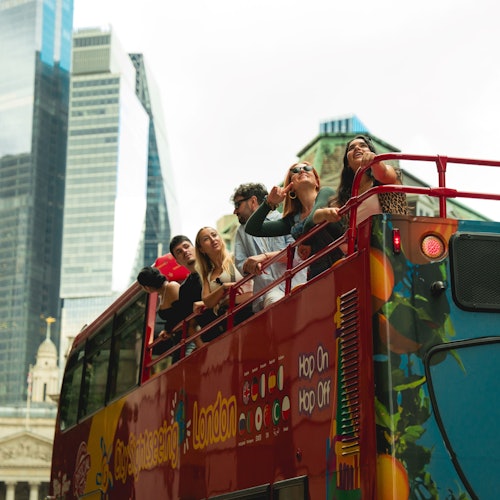 London: One-Way Uber Boat & 1-Day Hop-on Hop-off Bus Pass