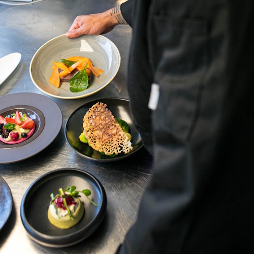 London: 6-Course Dinner on a Panaromic Bus Tour by Bustronome