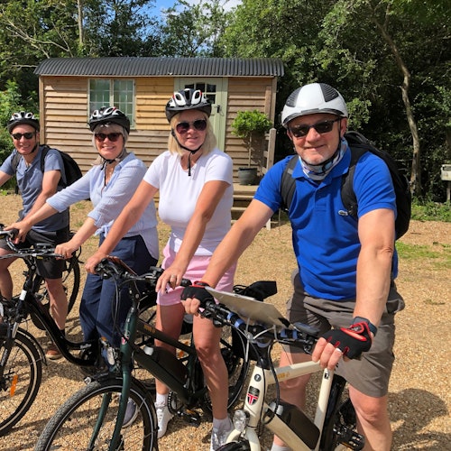 London: Electric Bike Rental with Self-Guided Vineyard Tour