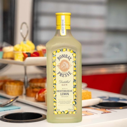 Brigit's Bakery London: Afternoon Tea + Cocktail Bus Tour