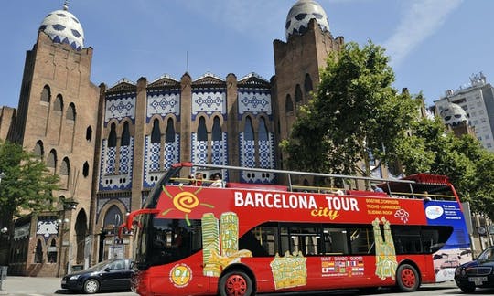 Billetes de autobús turístico con paradas libres para el tour por la ciudad de Barcelona