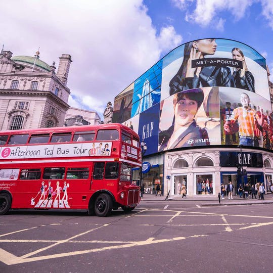 Afternoon tea bus tour of London