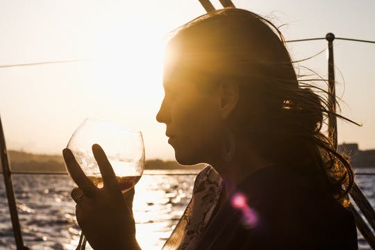 Crucero al atardecer en Barcelona con música en directo por el Mediterráneo