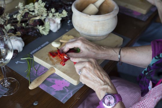 Taller de Mojo con cata de vinos, almuerzo o opciones para niños en Sauzal