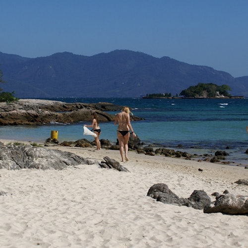 Angra dos Reis & Ilha Grande: Visita guiada desde Río de Janeiro + paseo en barco goleta