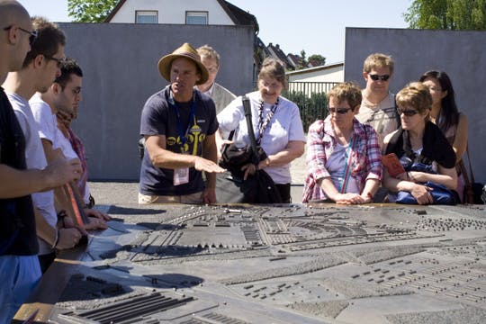 Monumento conmemorativo del campo de concentración de Sachsenhausen desde Berlín
