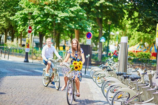 Historic and contemporary Paris bike tour