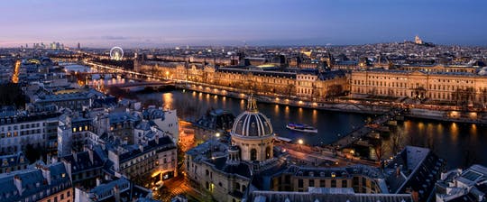 Crucero nocturno por el Sena con aperitivo