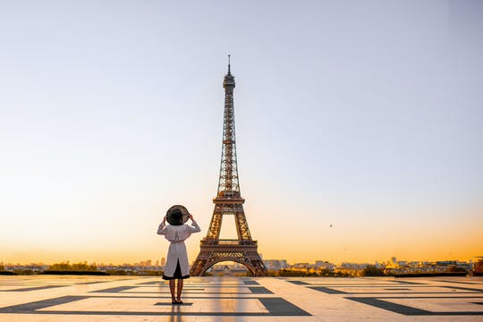 Recorrido a pie por la Torre Eiffel con entrada reservada al segundo piso